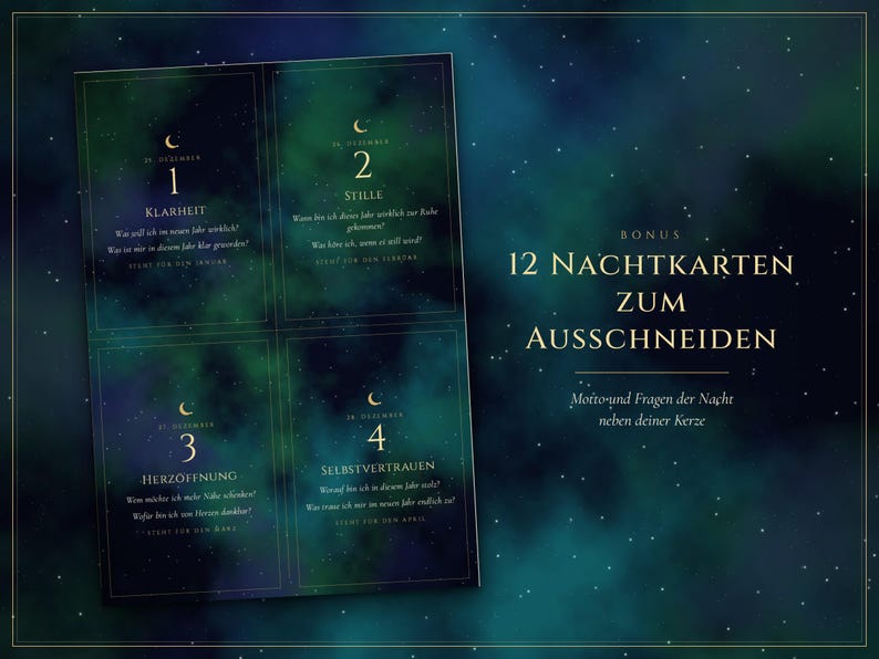 Pu&ograve; includere: Un set di quattro carte rettangolari con uno sfondo a nebulosa verde scuro e blu, caratterizzate da testo dorato e icone a mezzaluna. Le carte sono numerate da 1 a 4 con testo in tedesco che include Klarheit, Stille, Herz&ouml;ffnung e Selbstvertrauen.