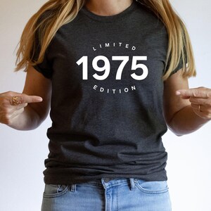 50th Birthday gift Shirt, 1976 Birthday Shirt, 50th Bday Party T-Shirt, Born in 1976 Shirt, Limited Edition 1976 Tee, 1976 Mom Bday Shirt Bild 4
