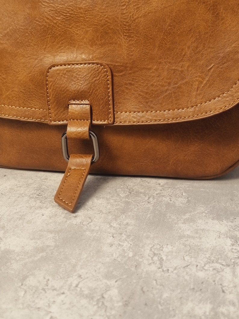 Vegan Leather Satchel Bag Tan Crossbody bag Shoulder Bag Brown Shoulder bag Brown Vegan Bag Unisex Crossbody bag Gifts for her Gifts for him zdjęcie 5