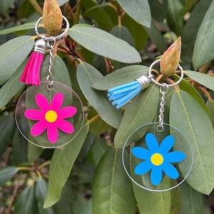 Flower Keychain, Daisy Keychain, Floral Keychain