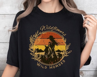 Wildflowers and Wild Horses Comfort Colors T-Shirt for Lainey Wilson Country Music Concert Tee Retro Western Sunset Cowgirl Horse Lover Top