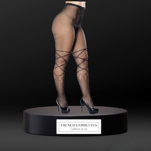 Coppia di collant neri con pizzo e allacciatura della collezione Champs Elysées French Gambettes