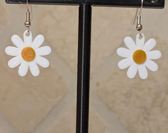 Handcrafted Daisy Earrings: Floral Charm Jewelry