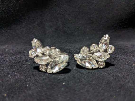 Vintage silver tone screw on earrings clear RHINE… - image 1