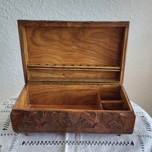 Scatola per sigarette/portagioie in legno d'ulivo intagliata a mano di qualità squisita vintage o scatola per i tuoi ninnoli preferiti