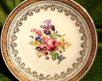 Schirnding Qvalitats-Porcellan Beautiful Plate Floral  Decor Gold and Exquisite Pattern Around the Edge. Bavaria 1939s