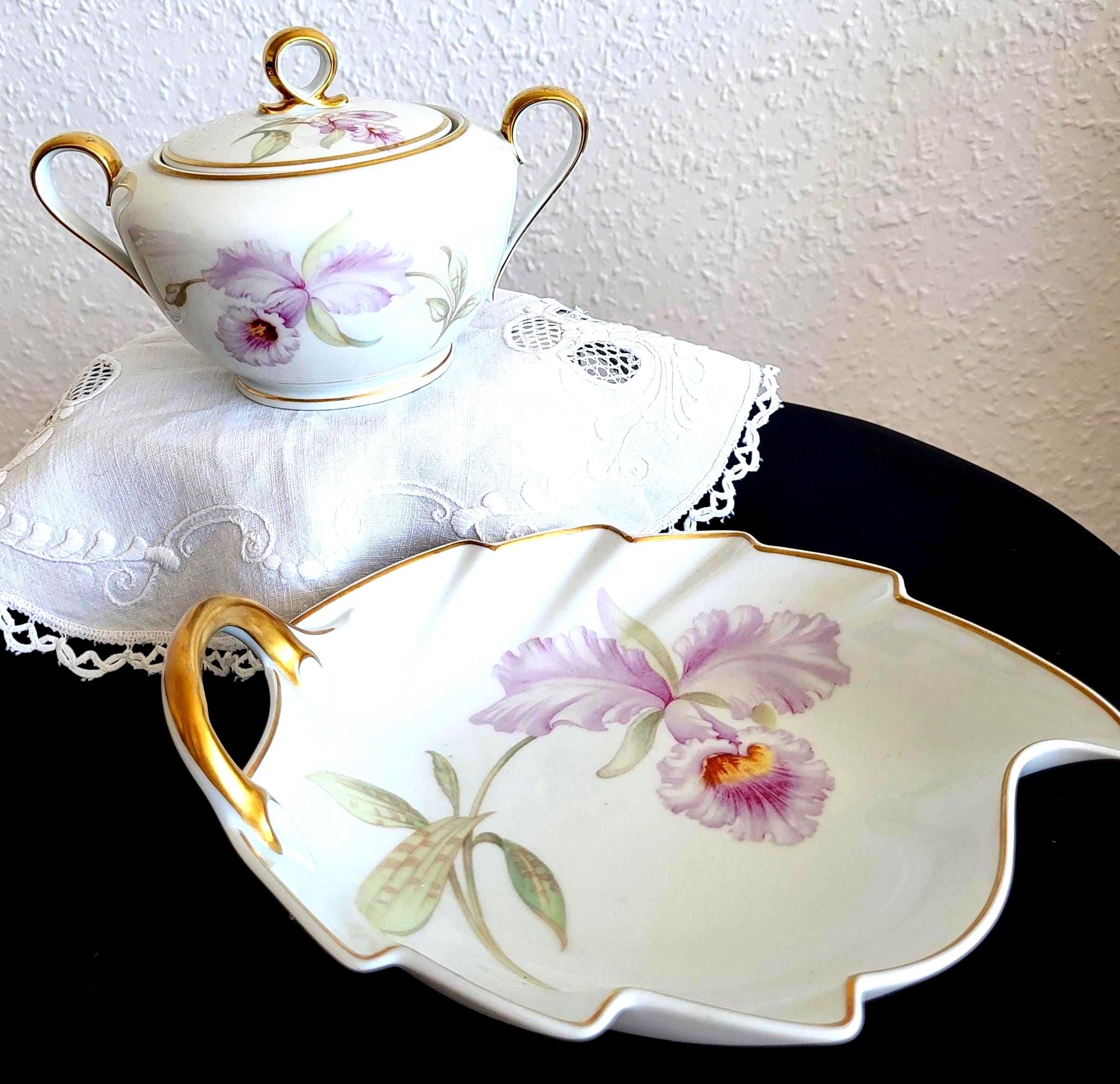 Sucrier en porcelaine de TIRSCHENREUTH décoré d'orchidées roses et d'or, cadeau pour les amateurs de dendrobiums, Allemagne