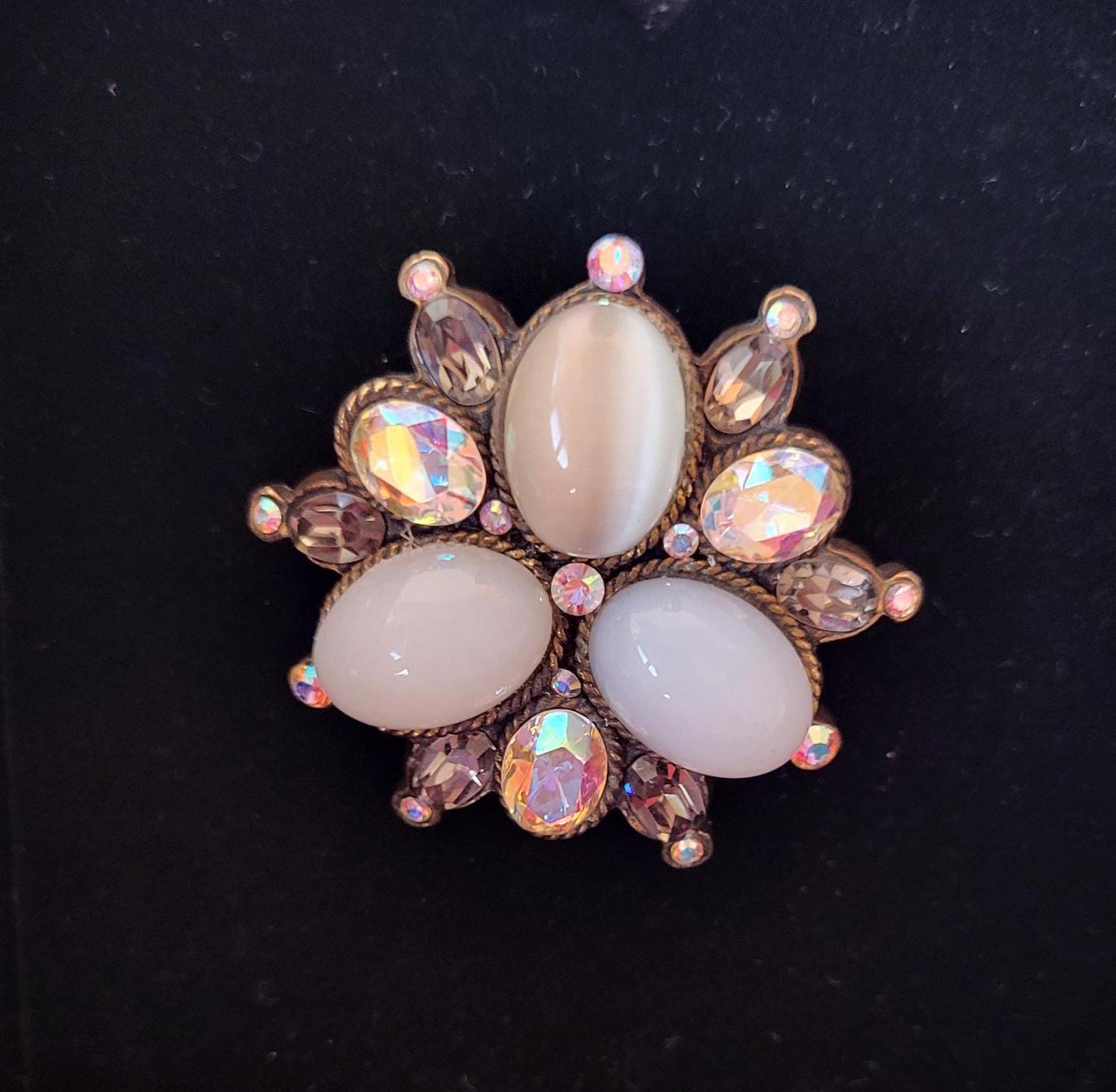 Broche Vintage Signée ART - Perles Opaline Et Métal Couleur Or, Motif Entrelacé, Occasion