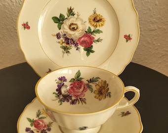 Krautheim   Vintage Porcelain Tea Set of Seven Items.Beautiful Bouquets of Flowers. Bavaria    1953s