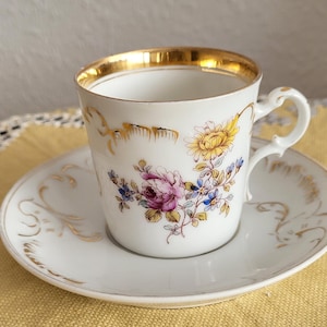Hutschenreuther  Porcelain Set of Five Coffee Cups espresso   and Four Saucers   Hand Painted -  1895s Germany