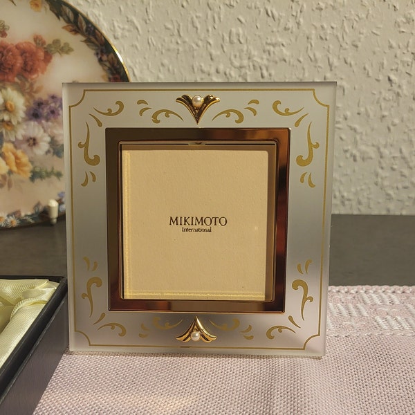 MIKIMOTO International 2-Pearls  Photo frame,Japanese Original MIKOMOTO Gold plated Picture frame with a Real Pearl,boxed 1990s