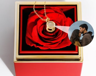 Collier pour projection de photos avec boîte de roses éternelles • Collier pour projection de photos • Collier pour projecteur • Meilleur cadeau pour elle