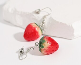 Aretes de fresa • Aretes de fresa • Aretes de frutas