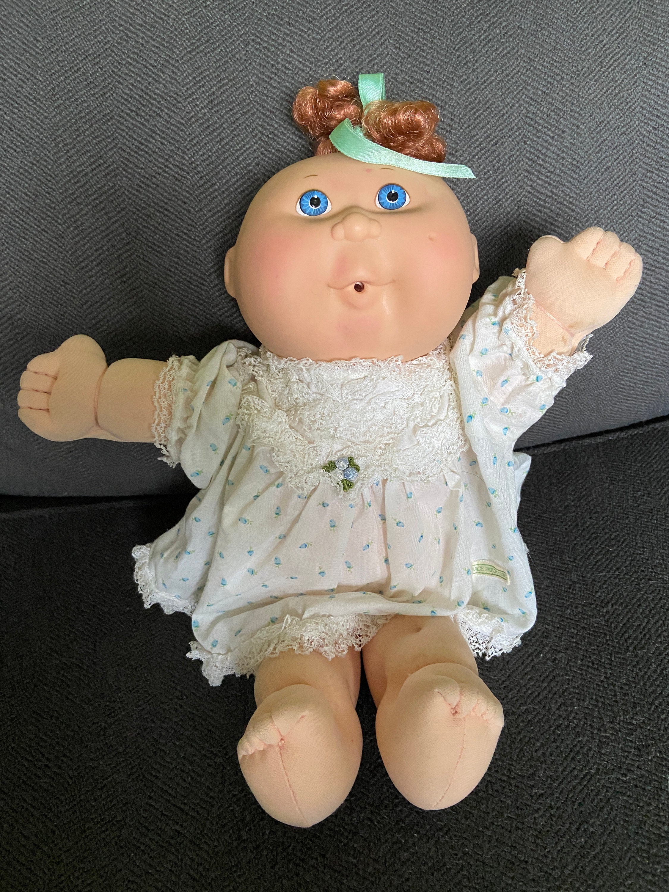 Cabbage Patch Kids - Baby cries, battery operated, vintage 2000s