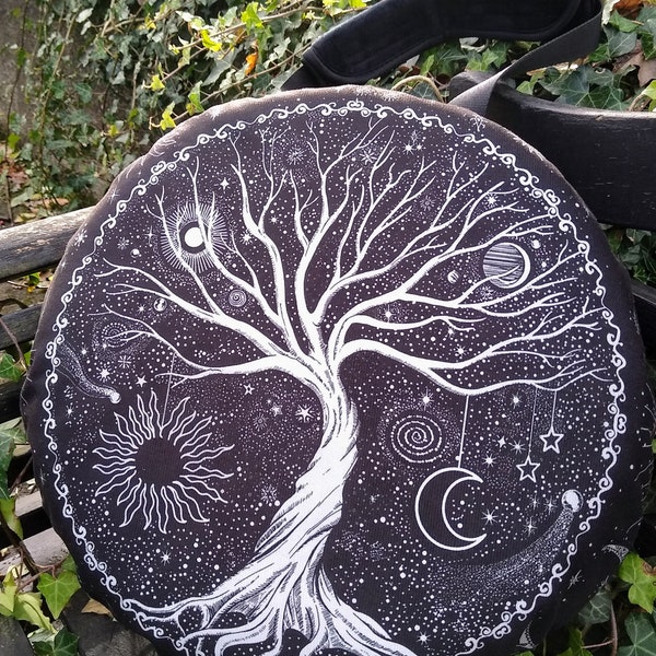 Tree of Life drum bag for 14"/36cm frame, shamanic drums, steel tongue or hand pan drums. Bag diameter 44cm. Padded with waterproof base.