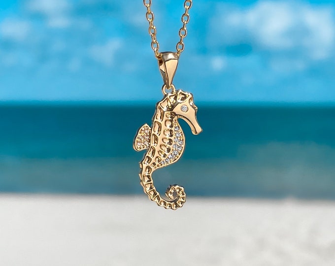 Golden Sparkling Seahorse Necklace - Handmade Necklace, Ocean Inspired Jewelry, Unique Pendant, Ideal Gift for Sea Life Enthusiasts