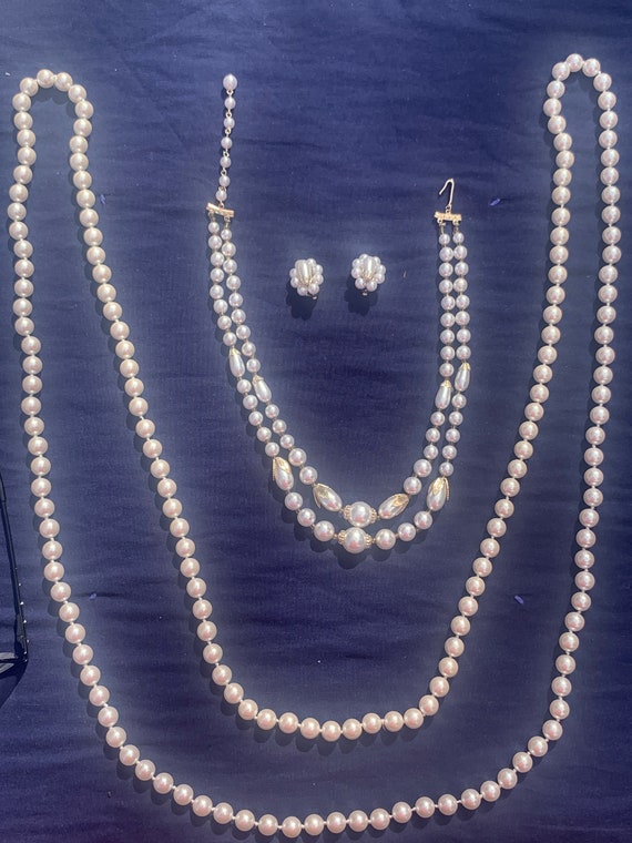 Vintage faux pearl set Gem