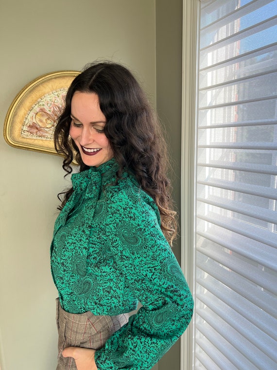 Vintage Green Paisley Button Down Blouse With Bow… - image 7