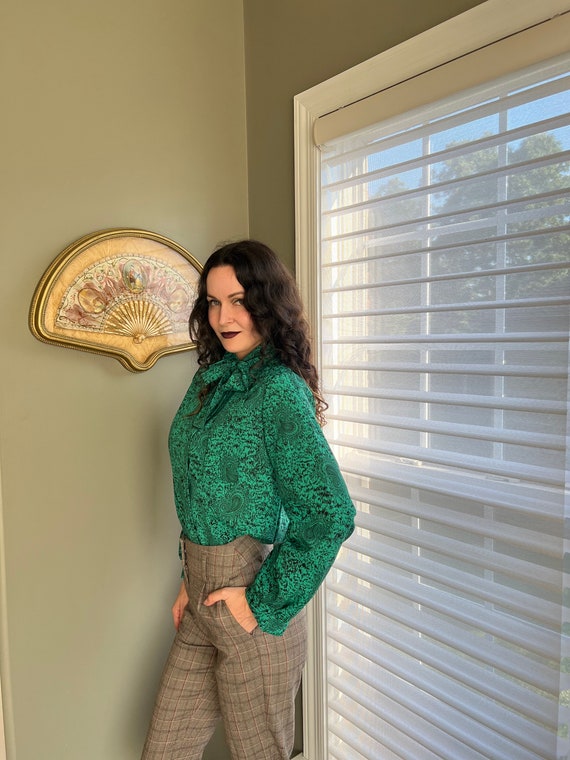 Vintage Green Paisley Button Down Blouse With Bow… - image 4