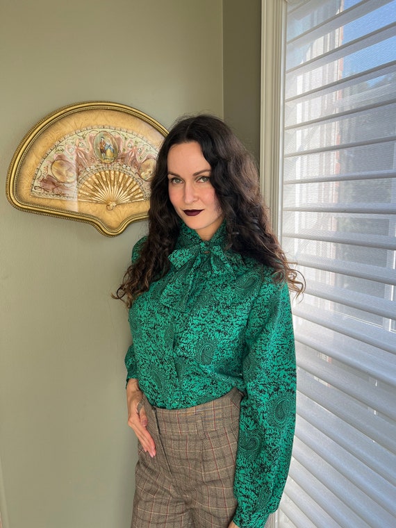 Vintage Green Paisley Button Down Blouse With Bow… - image 9