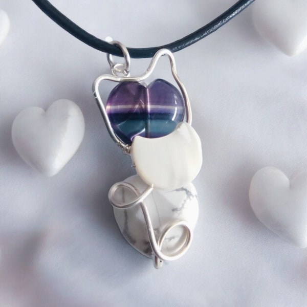 Collier pendentif chat Fluorite et Howlite