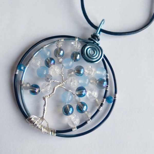 Pendentif arbre de vie bleu et noir