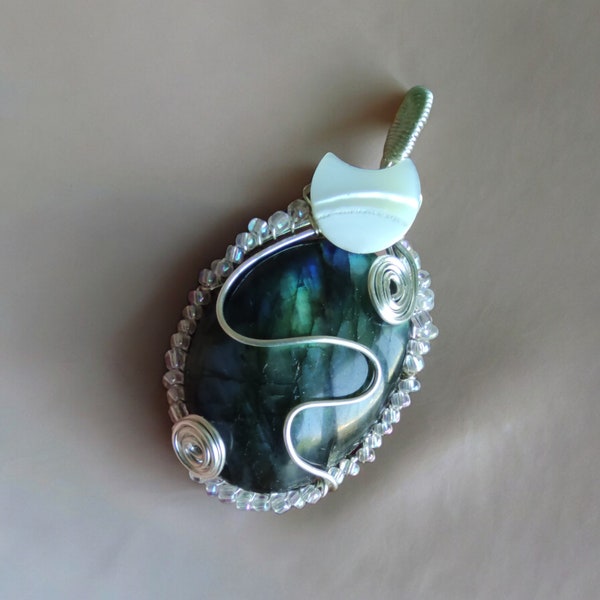 Pendentif mini galet labradorite