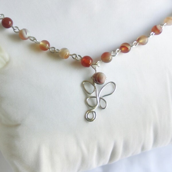 Collier pendentif papillon fait main Sardonyx