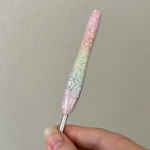 Custom** Pastel Rainbow Clover Crochet Hook