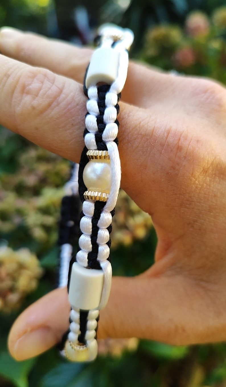 Mes colliers anti-tiques avec perles en céramique EM Noir