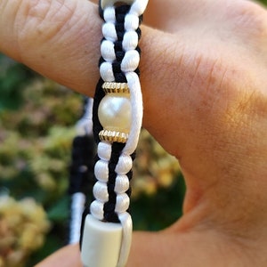 Colliers anti-tiques avec perles en céramique EM Noir