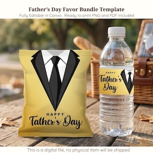 Op de afbeelding: Een Vaderdag cadeaupakket met een gouden snackzak en een waterfles. De zak en het fleslabel tonen een zwart smokingontwerp en de woorden "Happy Father's Day". De afbeelding is geplaatst op een houten picknicktafel.
