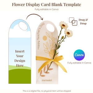 Peut inclure: Modèle de carte de présentation de fleurs vierge sur fond beige clair. La carte présente un espace pour insérer un design, avec le texte "Insert Your Design Here". La carte est décorée d'un ruban jaune et de fleurs. Le texte comprend "Happy Teacher's Day".