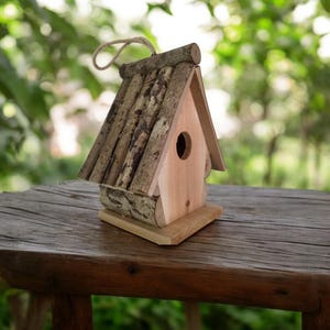 New Traditional Style Log Roof Bird House, Unique Christmas Outdoor Decor For Dad, Creative Bird Houses For Outdoors, Garden Christmas Gifts