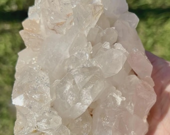 1,45 libras. Racimo de cristal de cuarzo blanco transparente natural, 582 gramos. Ver fotos.