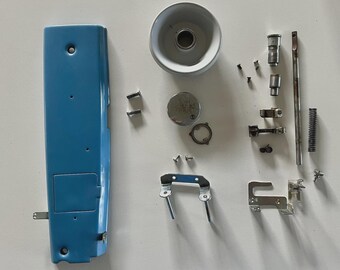 Lote de piezas para máquina de coser Dressmaker S-3000 usada y antigua. *Leer detalles*