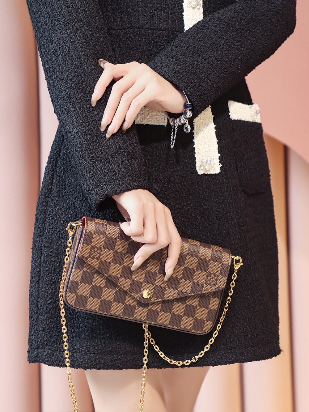 Anyone know where I can find a good quality Louis Vuitton Pochette  Accessoires (Monogram Canvas) handbag, from a trusted seller, like this one  please? : r/DHgate