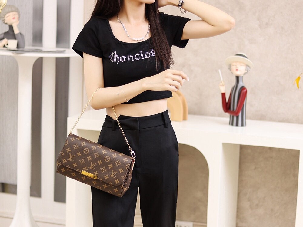 Louis Vuitton Favorite PM  Louis vuitton favorite pm, Cute outfits, Leg  and glute workout