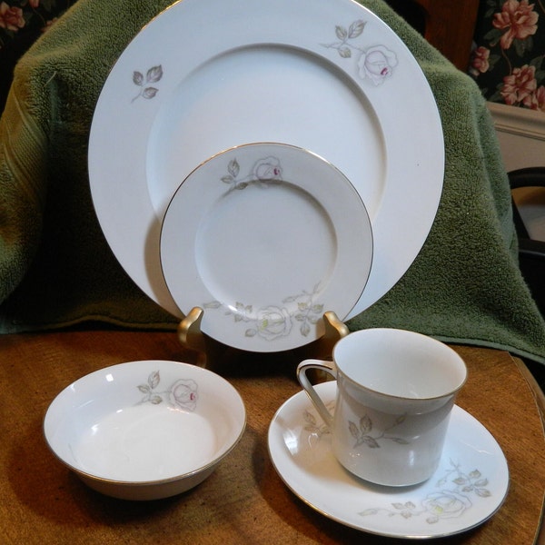 China Serveware - Johann Haviland - Bavaria Germany - Setting (Dinner and Bread Plates, Fruit\Sauce Bowl, Cup and Saucer)