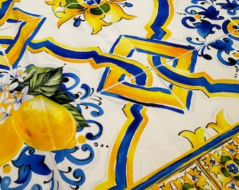 Tessuto in crêpe con stampa maiolica siciliana / Rami di limoni e maiolica mediterranea / Abbigliamento, Tessuti per la casa / Larghezza del tessuto 150 cm