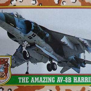L'incredibile AV-8B Harrier Desert Storm 1991 Topps Military Card #32 o migliore offerta