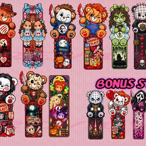 Puede incluir: Una colección de marcapáginas rectangulares con osos de peluche ilustrados disfrazados de personajes de películas de terror. Cada marcapáginas muestra colores vibrantes, escenas detalladas y texto como Wanna Play, Camp Crystal Lake y Bonus Styles.
