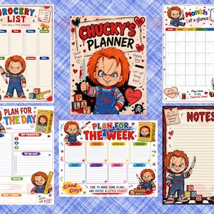 Może przedstawiać: Zestaw sześciu arkuszy papierniczych z motywem Chucky, zawierający listę zakupów, okładkę planera, kalendarz miesięczny, harmonogram dnia, planer tygodniowy i stronę na notatki, ozdobione wizerunkiem postaci z nożem oraz czerwonymi sercami.