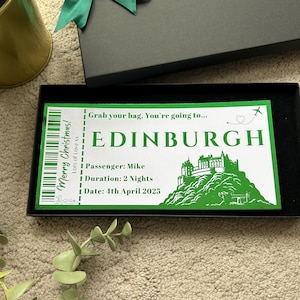 Edinburgh Surprise Trip, nep-instapkaart, vliegticket, gepersonaliseerde folieaandenkenvoucher, verjaardag, kerstcadeau, reisvoucher