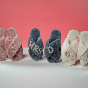 Custom Fluffy Bridesmaid Slipper, Bridesmaid Gifts Proposal, Bachelorette Party Gifts , Bridal Shower Gift, Personalized Gift, Bride Slipper
