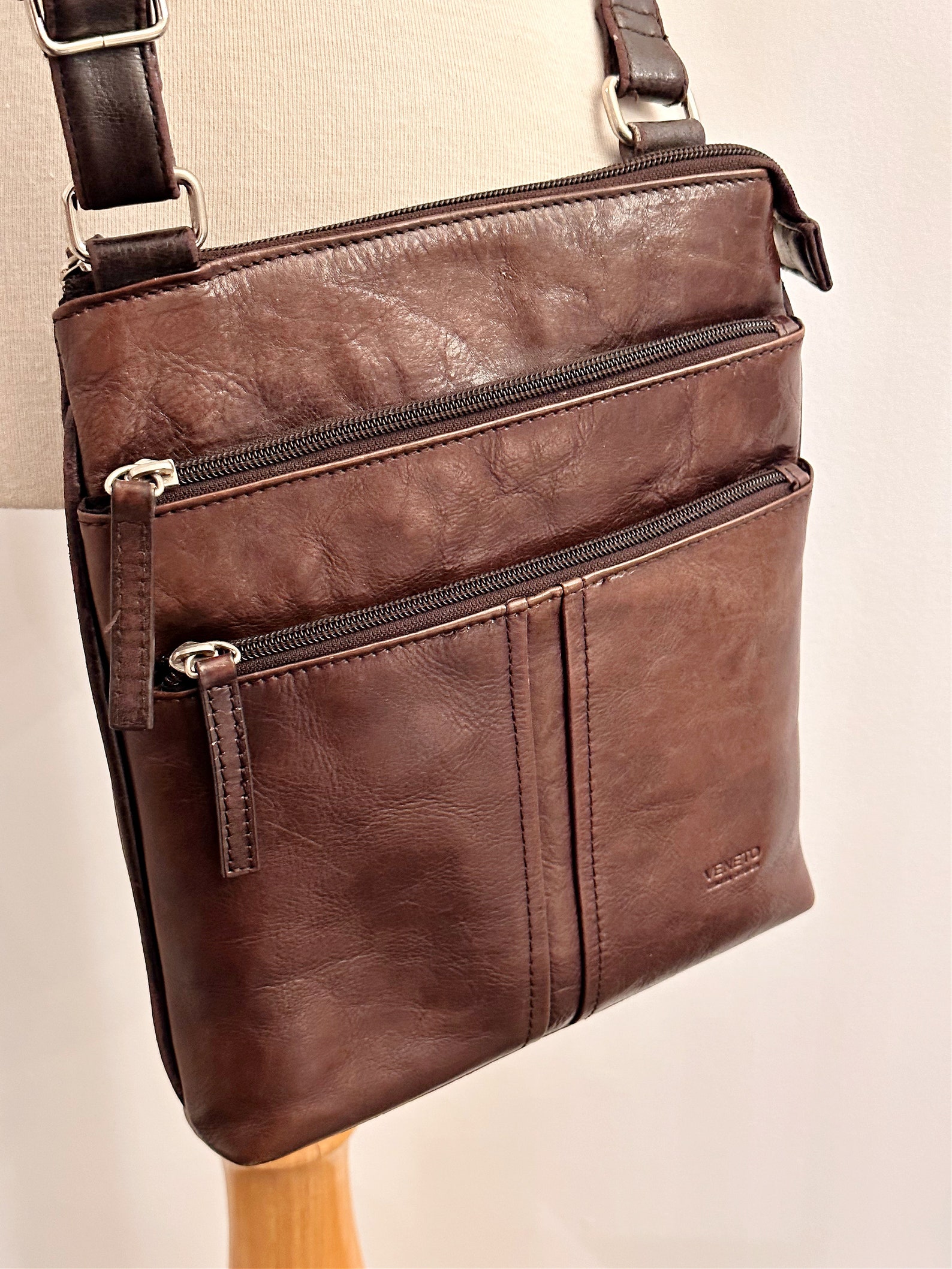 Vintage Vegan Leather Crossbody Purse, Shoulder Bag, Chocolate Brown