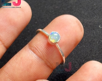 Äthiopischer Opalring, zierlicher Sterling Silber Solitär Ring, Minimalistischer Stapelschmuck