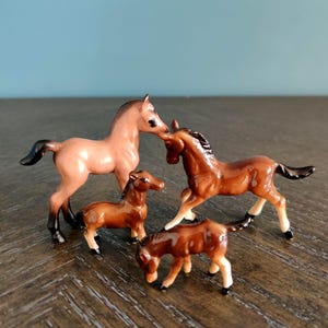 Vintage Miniature Horse Figurines Set of 4, Miniature Ceramic Horses, Miniature Ceramic Animal Figurines,  Vintage Horse Collectible