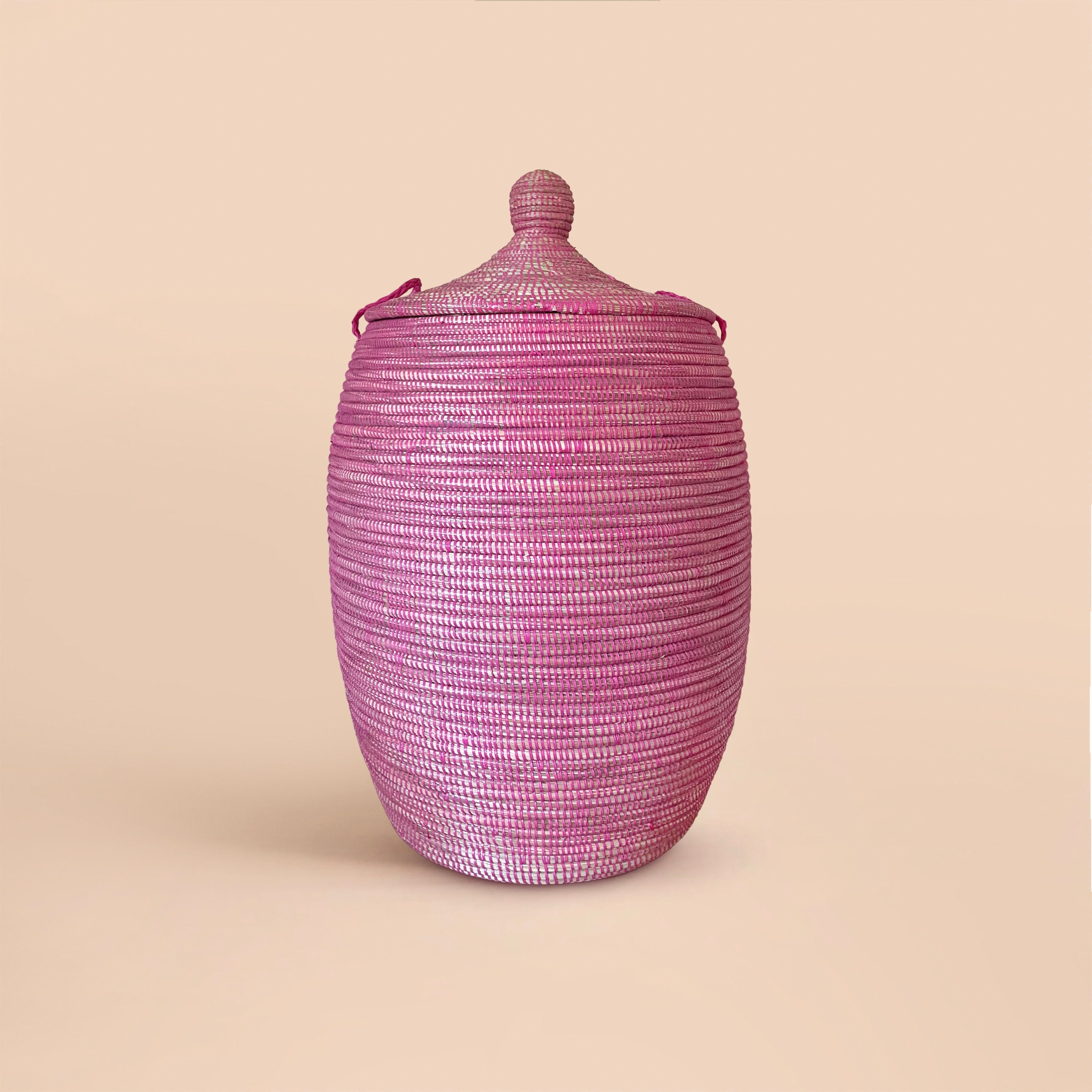 アフリカ特大編みかご（蓋付き）、セネガルランドリーバスケット