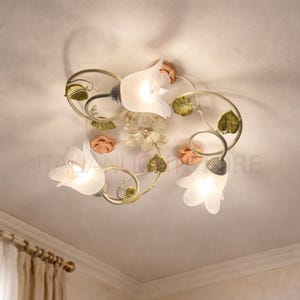 SPRING Decoratieve bloemen plafondlamp – 3-lichts shabby chic plafondlamp in ivoor en goud met bloemen en bladeren, wit glas – Made in Italy